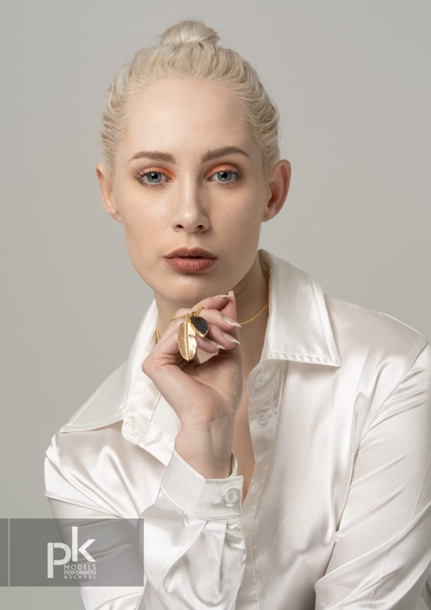 Simons Female Model Simone S - PK Model Agency & Performing Arts